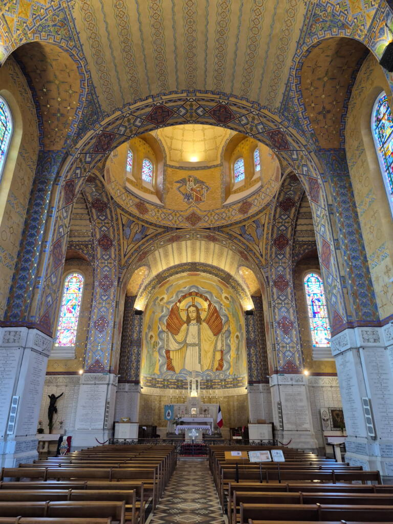 Intérieur de la Chapelle, style néo-byzantin